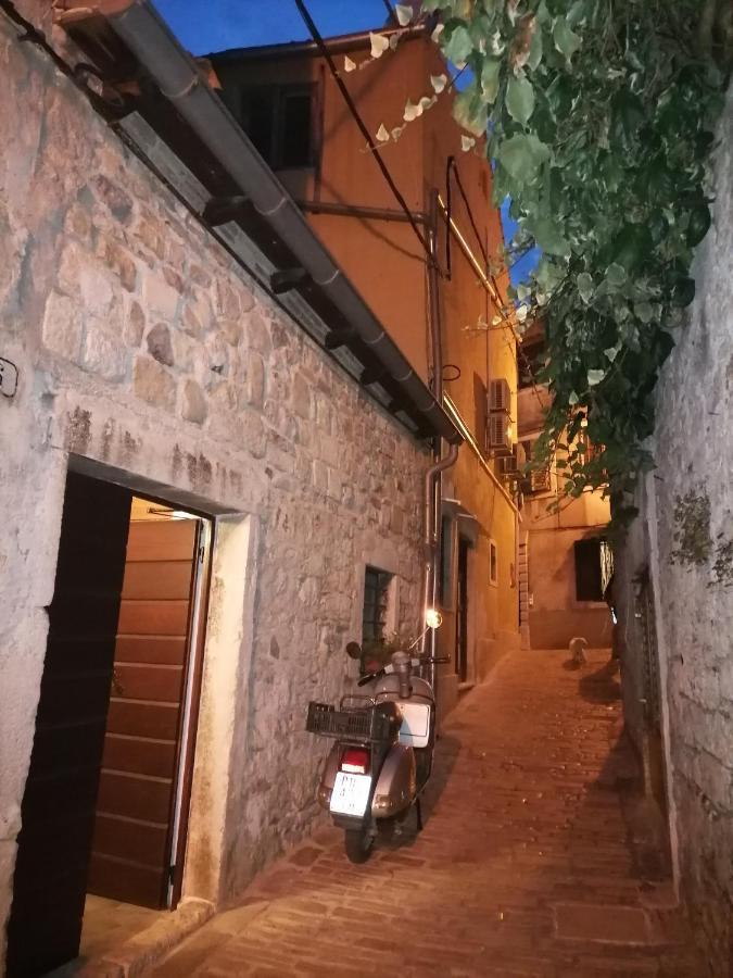 La Calletta Ровин Екстериор снимка