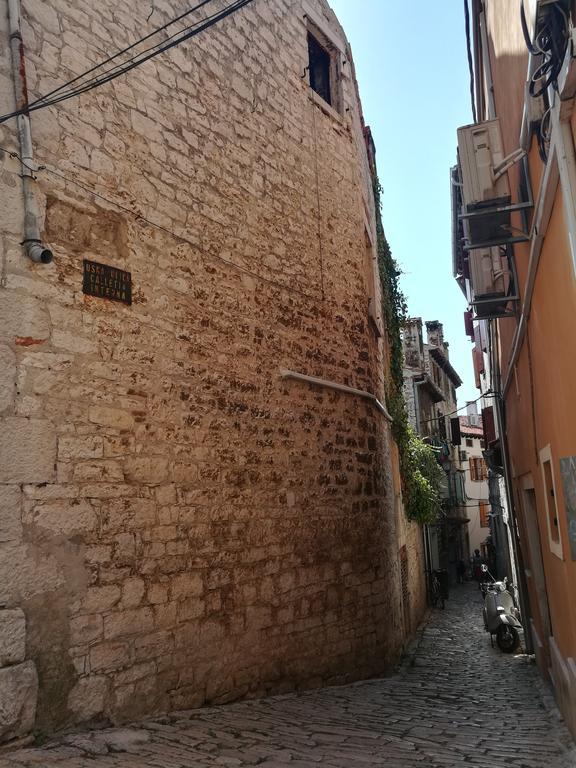 La Calletta Ровин Екстериор снимка